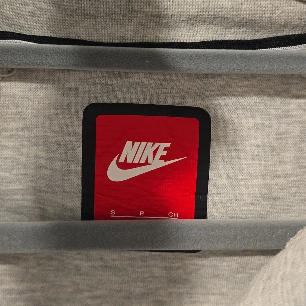 🔥🔥Nike Fleece Moto Cape/ The original release RARE Size Small‎